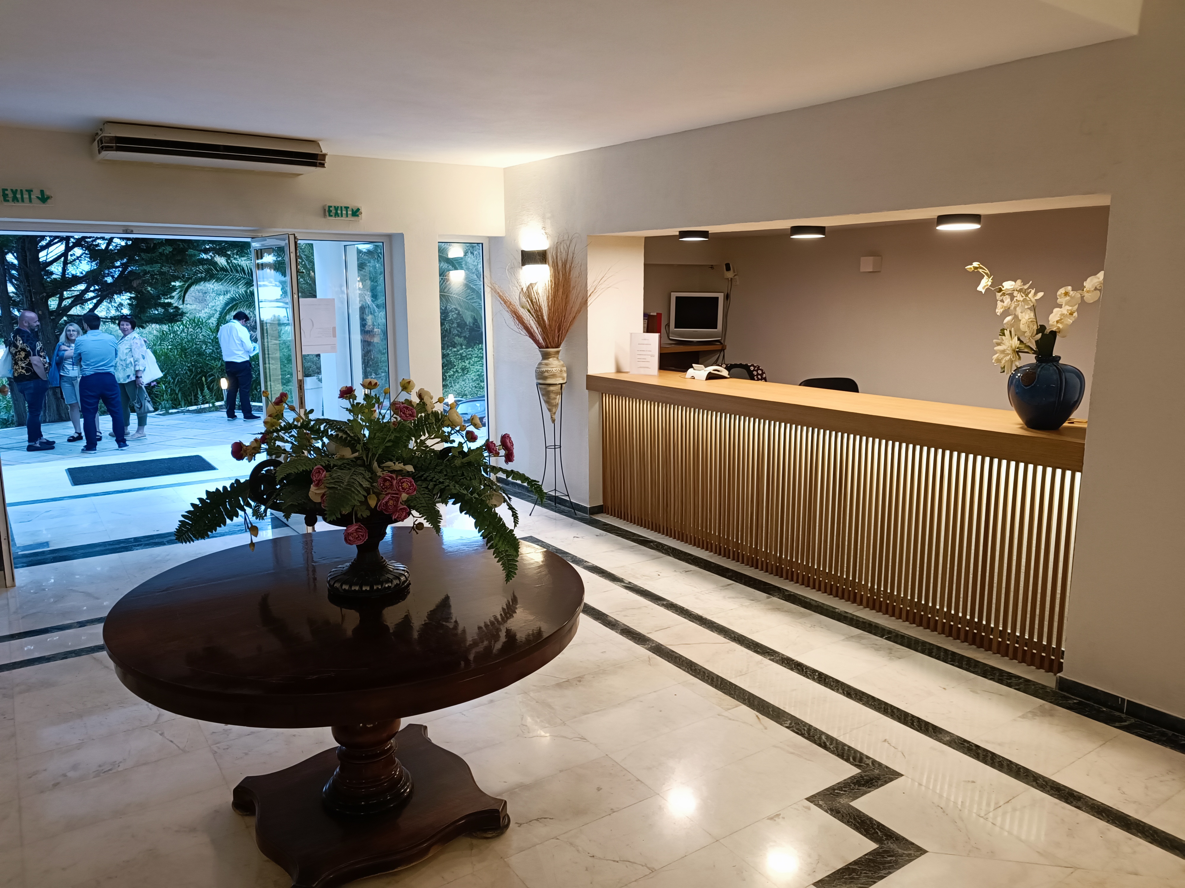 Kanapitsa Mare Hotel, Reception