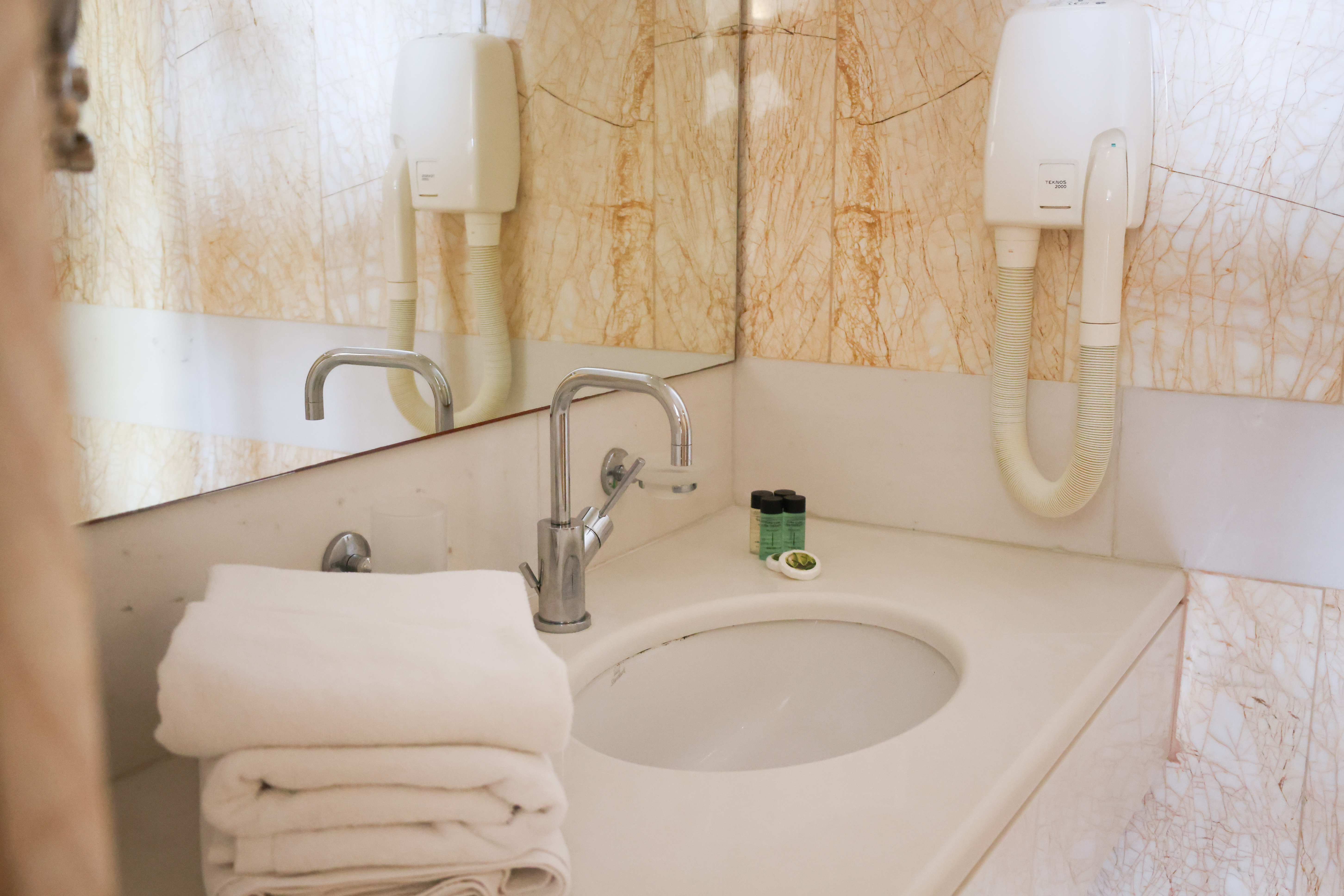  Kanapitsa Mare Hotel 1-bedroom suite